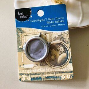 Antique Vintage Round Keepsake Photo Pendant charm